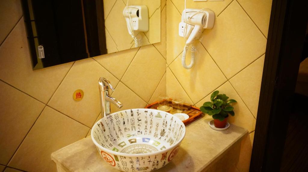 Lijiang Wangjia Courtyard Inn الغرفة الصورة