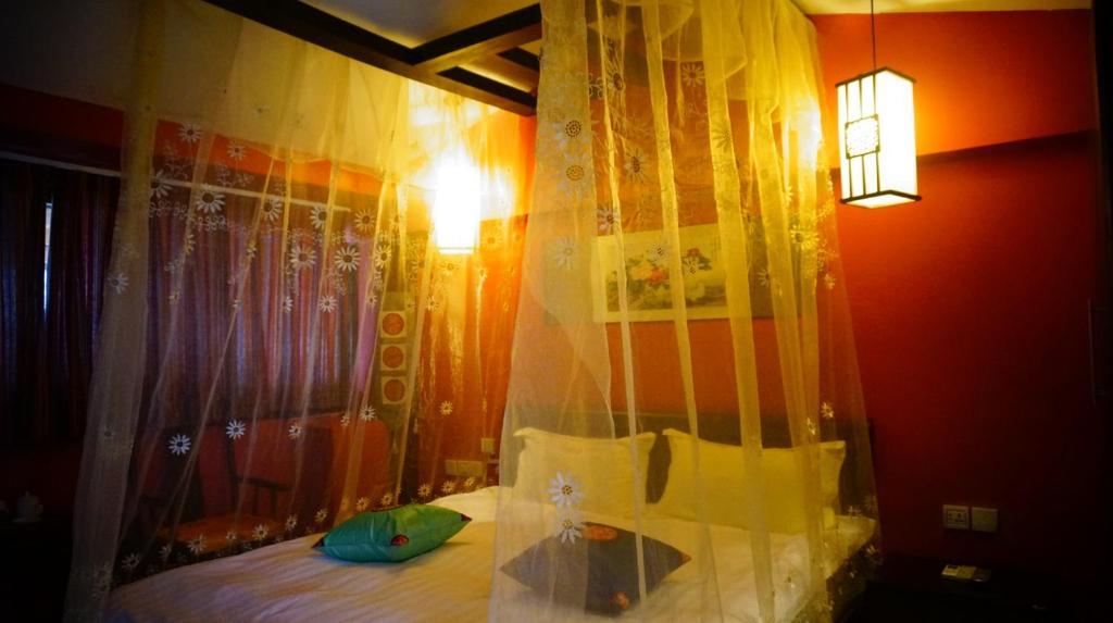 Lijiang Wangjia Courtyard Inn الغرفة الصورة