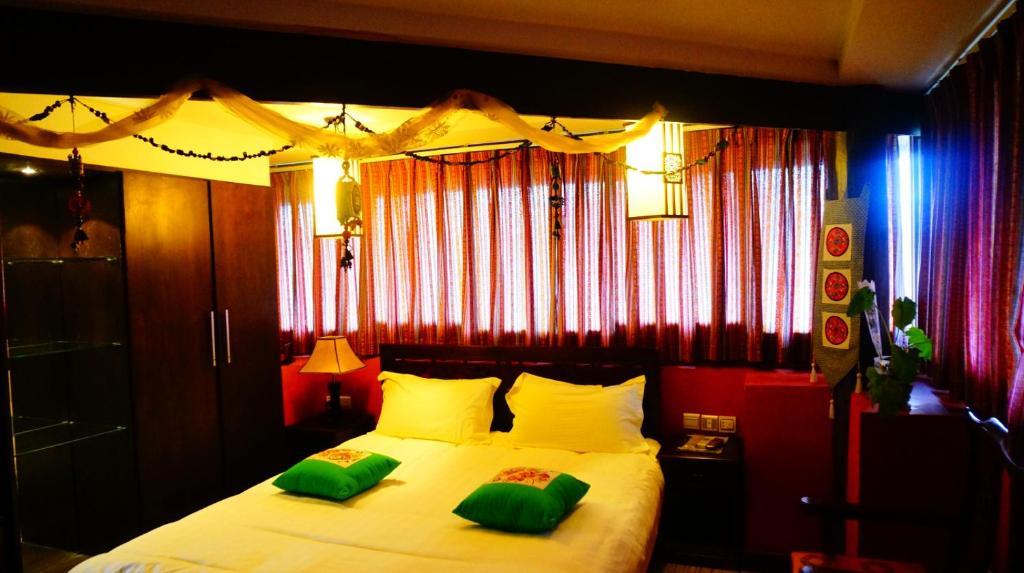 Lijiang Wangjia Courtyard Inn الغرفة الصورة